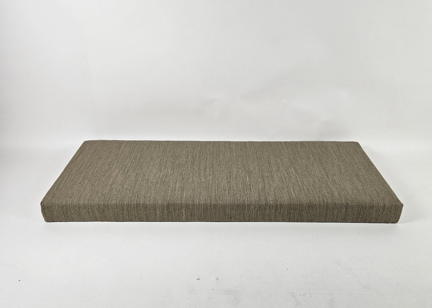 Zitkussen op plank 120 x 48 x 8 Kvadrat Taupe E-087